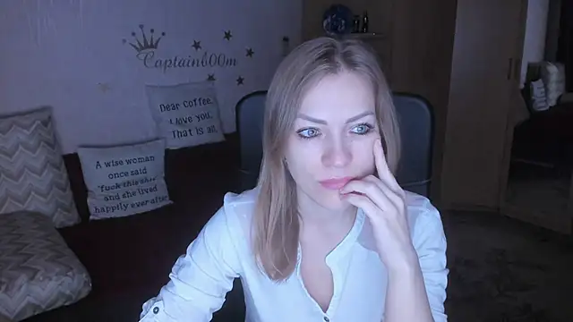 Snapshot of Tiffany_Bates chatting on 10-24-25, 03:25 Tiffany Bates online show from 10-24-25, 03:25