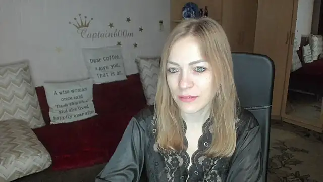 Snapshot of Tiffany_Bates chatting on 10-25-25, 03:36 Tiffany Bates online show from 10-25-25, 03:36