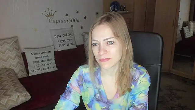 Snapshot of Tiffany_Bates chatting on 10-26-25, 03:34 Tiffany Bates online show from 10-26-25, 03:34