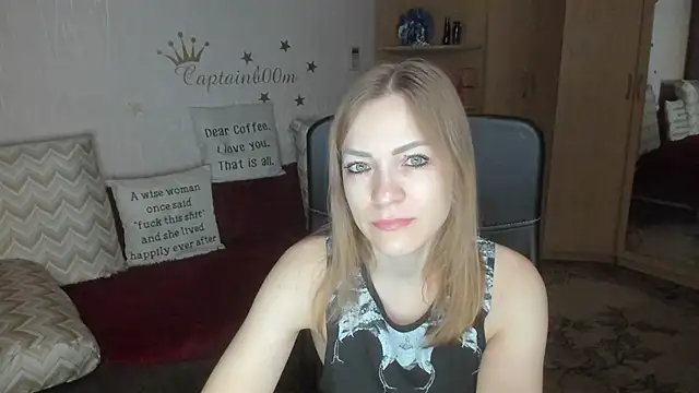 Snapshot of Tiffany_Bates chatting on 11-18-25, 03:23 Tiffany Bates online show from 11-18-25, 03:23