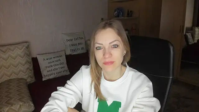 Tiffany Bates online show from 01-13-26, 03:01