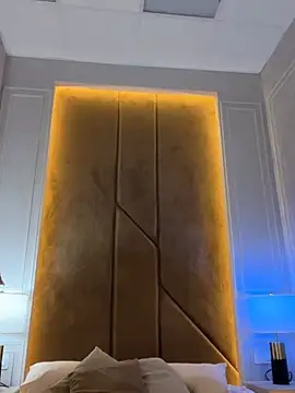 Luna Olsen online show from 01-15-26, 04:06