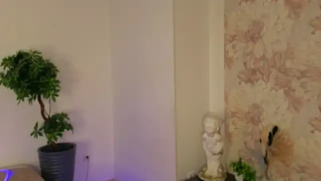 MilaYumi online show from 12-02-25, 06:41