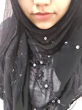 Snapshot of Miss_Rose__ chatting on 12-17-25, 01:28 Miss Rose online show from 12-17-25, 01:28