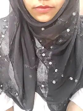 Snapshot of Miss_Rose__ chatting on 12-18-25, 06:58 Miss Rose online show from 12-18-25, 06:58