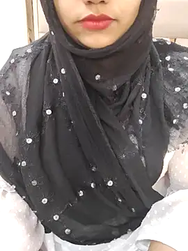 Snapshot of Miss_Rose__ chatting on 12-21-25, 08:32 Miss Rose online show from 12-21-25, 08:32