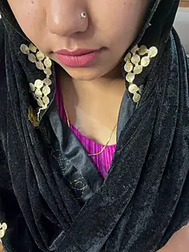 Snapshot of Miss_Rose__ chatting on 02-17-26, 04:09 Miss Rose online show from 02-17-26, 04:09