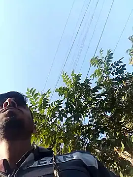 Snapshot of LesserUpset chatting on 11-17-25, 01:55 LesserUpset online show from 11-17-25, 01:55