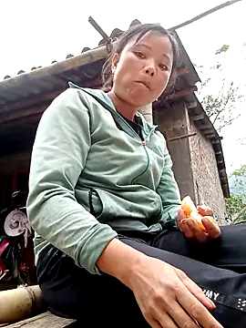 Snapshot of Samyy_xx chatting on 10-27-25, 05:33 Samyy xx online show from 10-27-25, 05:33