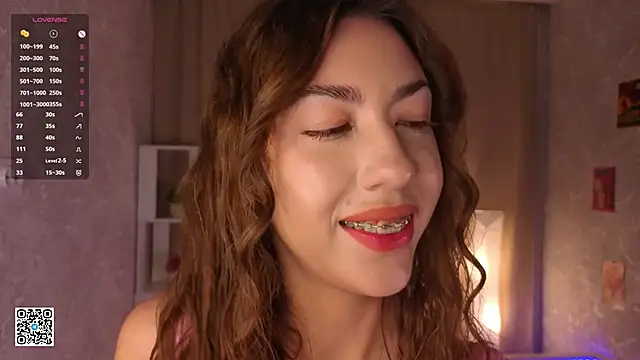 Snapshot of KeilaJeschon chatting on 10-27-25, 04:27 KeilaJeschon online show from 10-27-25, 04:27