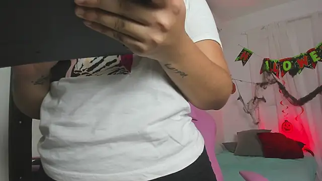 vanelope smith online show from 10-19-25, 03:56