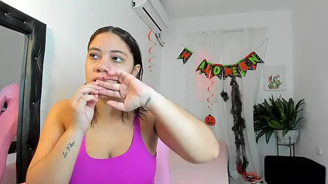 vanelope smith online show from 10-22-25, 07:24