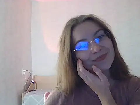 Snapshot of Melirynn chatting on 10-27-25, 06:23 Melirynn online show from 10-27-25, 06:23