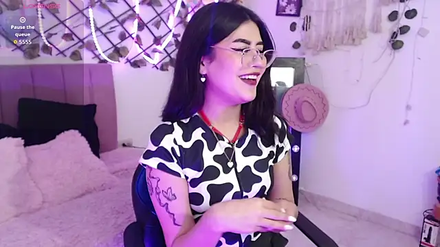 isa bunny18 online show from 10-24-25, 03:25