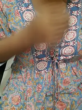 Snapshot of Minakshi_677 chatting on 10-04-25, 05:33 Minakshi 677 online show from 10-04-25, 05:33