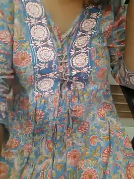 Snapshot of Minakshi_677 chatting on 10-05-25, 06:23 Minakshi 677 online show from 10-05-25, 06:23