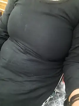 Snapshot of Minakshi_677 chatting on 10-17-25, 04:04 Minakshi 677 online show from 10-17-25, 04:04