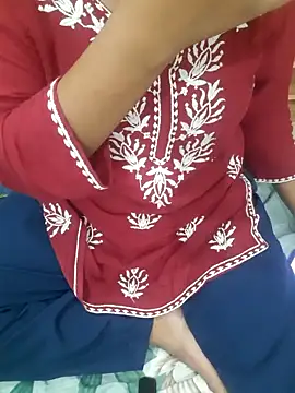 Snapshot of Minakshi_677 chatting on 10-29-25, 05:53 Minakshi 677 online show from 10-29-25, 05:53