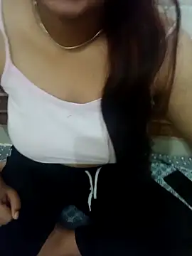 Snapshot of Minakshi_677 chatting on 11-02-25, 05:21 Minakshi 677 online show from 11-02-25, 05:21