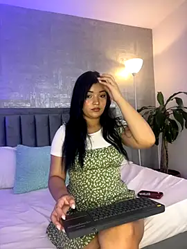 EmmaBlossom online show from 11-17-25, 07:19