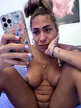 Snapshot of Naomi24herr chatting on 10-13-25, 12:10 Naomi24herr online show from 10-13-25, 12:10