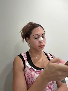 Snapshot of Naomi24herr chatting on 02-25-26, 06:50 Naomi24herr online show from 02-25-26, 06:50