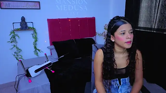 pequitasmedusa9 online show from 10-04-25, 06:28