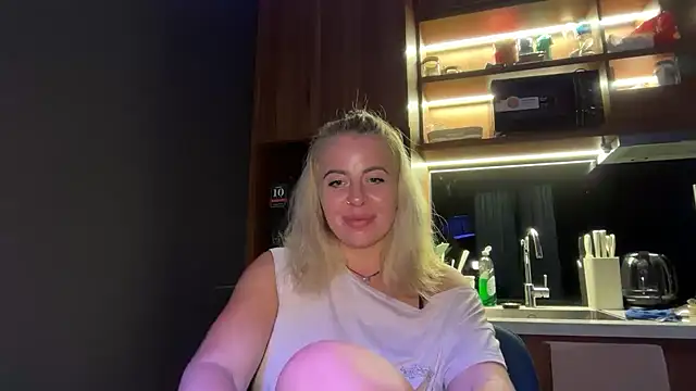 Miravynn online show from 02-19-26, 06:15