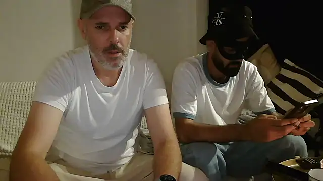 Snapshot of Young_Arab_and_Gay_Daddy chatting on 10-07-25, 07:00 Young Arab and Gay Daddy online show from 10-07-25, 07:00