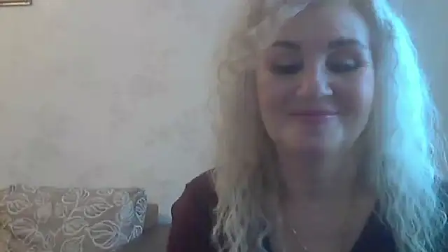 Snapshot of LadySexyBlond chatting on 10-21-25, 03:29 LadySexyBlond online show from 10-21-25, 03:29