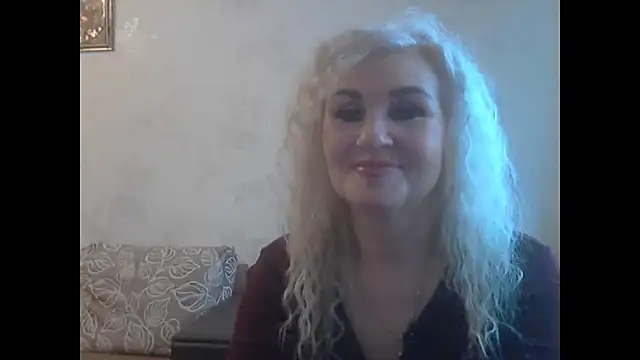 Snapshot of LadySexyBlond chatting on 12-03-25, 04:31 LadySexyBlond online show from 12-03-25, 04:31
