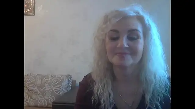 Snapshot of LadySexyBlond chatting on 01-19-26, 06:17 LadySexyBlond online show from 01-19-26, 06:17
