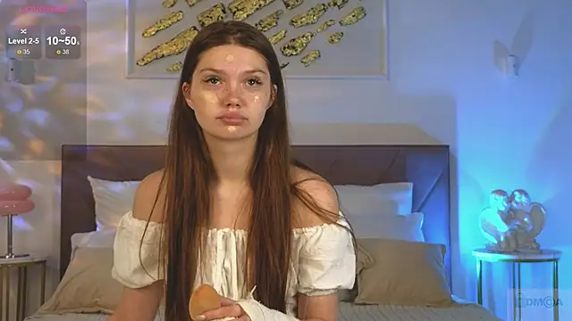 Nicole Broown  online show from 10-17-25, 09:06