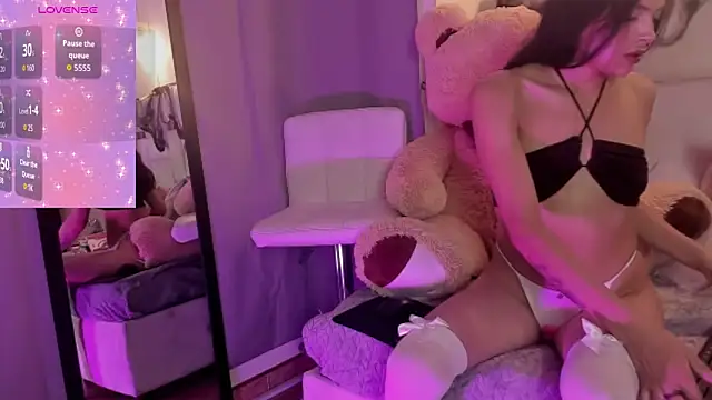 AelithEscarlata online show from 10-25-25, 12:23