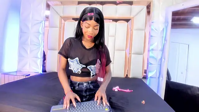 Sarah Adamss online show from 05-03-26, 12:44
