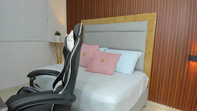 Snapshot of nahiaras_herz chatting on 10-28-25, 12:09 nahiaras herz online show from 10-28-25, 12:09