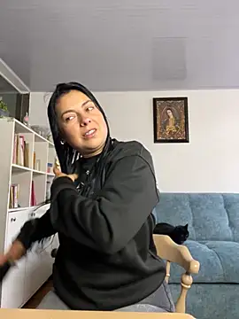 bianca jhonsson online show from 10-14-25, 01:45