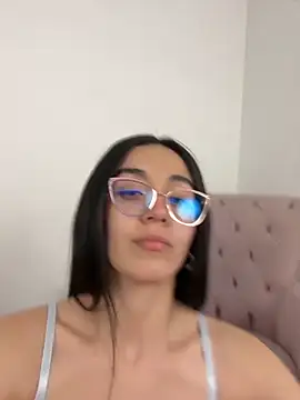 Snapshot of Liaa_sr chatting on 09-26-25, 07:40 Liaa sr online show from 09-26-25, 07:40