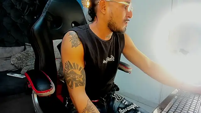 Kevinfox23cms online show from 10-30-25, 07:54