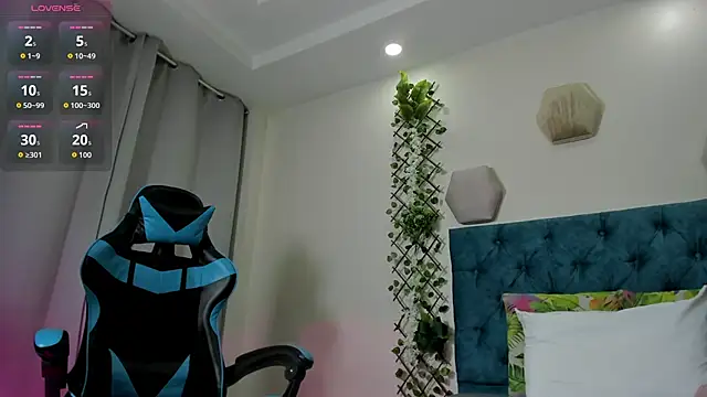 Snapshot of violett__rousee chatting on 10-07-25, 02:14 violett rousee online show from 10-07-25, 02:14