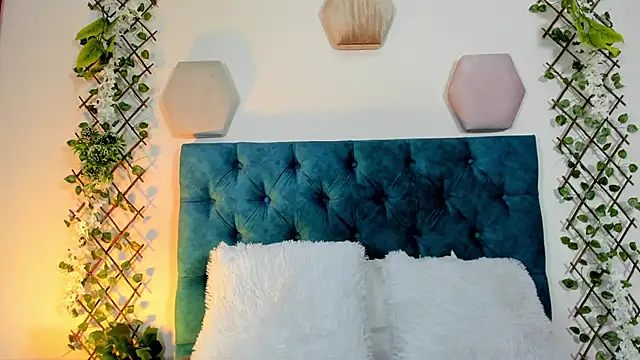 Snapshot of violett__rousee chatting on 10-21-25, 02:07 violett rousee online show from 10-21-25, 02:07