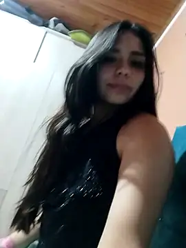 Snapshot of BellaBliss123 chatting on 10-29-25, 02:47 BellaBliss123 online show from 10-29-25, 02:47