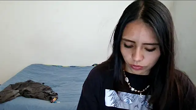 Snapshot of BellaBliss123 chatting on 11-15-25, 08:05 BellaBliss123 online show from 11-15-25, 08:05