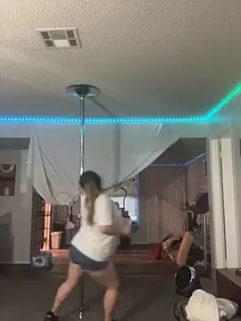 Snapshot of BuzzBunni69 chatting on 10-11-25, 11:47 BuzzBunni69 online show from 10-11-25, 11:47