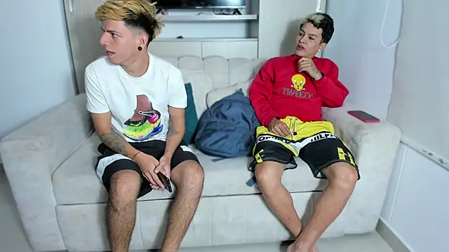 skygirls  online show from 10-16-25, 05:41