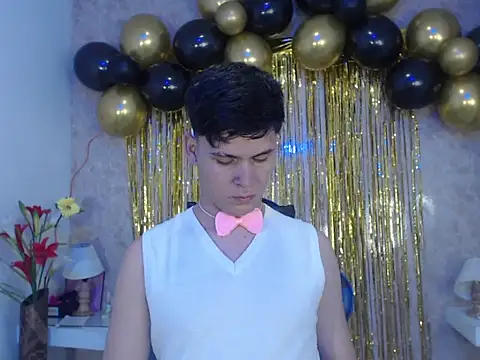 Aaron Foxxx online show from 10-12-25, 11:53