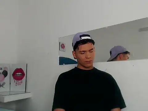 Aaron Foxxx online show from 11-16-25, 05:29