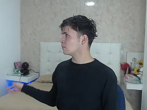 Aaron Foxxx online show from 12-18-25, 08:04