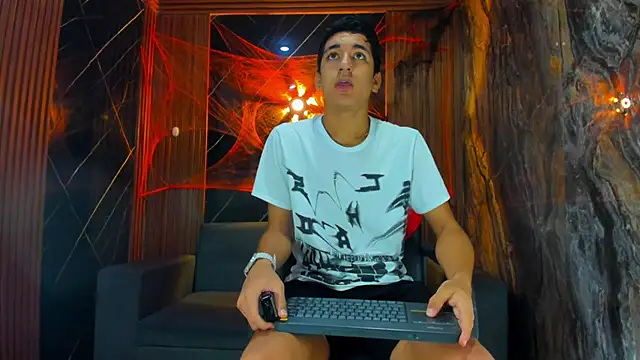 Stiben boy online show from 10-21-25, 03:29