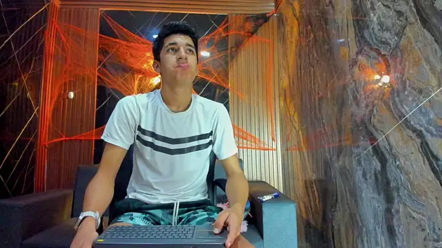 Stiben boy online show from 10-26-25, 03:12